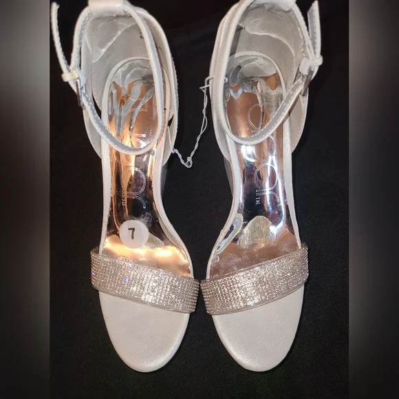 NWOT Sugar size 7 cream platform wedges - Picture 3 of 13